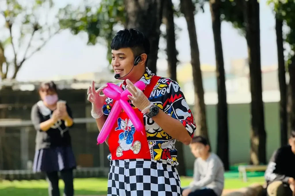 魔術師-鄒尚義-大熊葛格-台中魔術師,魔術表演,魔術秀,魔術商演,氣球秀,活動主持人,兒童魔術,尾牙魔術,川劇變臉,腹語表演_240222_services_01