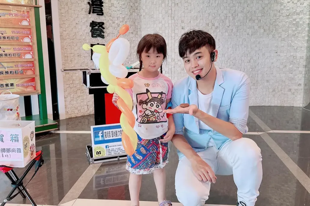 魔術師-鄒尚義-大熊葛格-台中魔術師,魔術表演,魔術秀,魔術商演,氣球秀,活動主持人,兒童魔術,尾牙魔術,川劇變臉,腹語表演_240222_services_03