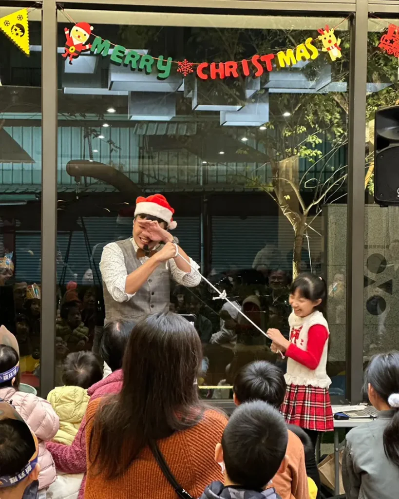 魔術師-鄒尚義-大熊葛格-台中魔術師,魔術表演,魔術秀,魔術商演,氣球秀,活動主持人,兒童魔術,尾牙魔術,川劇變臉,腹語表演_240515_p_01